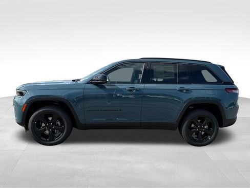 New 2026 Jeep Grand Cherokee Limited w/ Limited Altitude Package RWD image 2