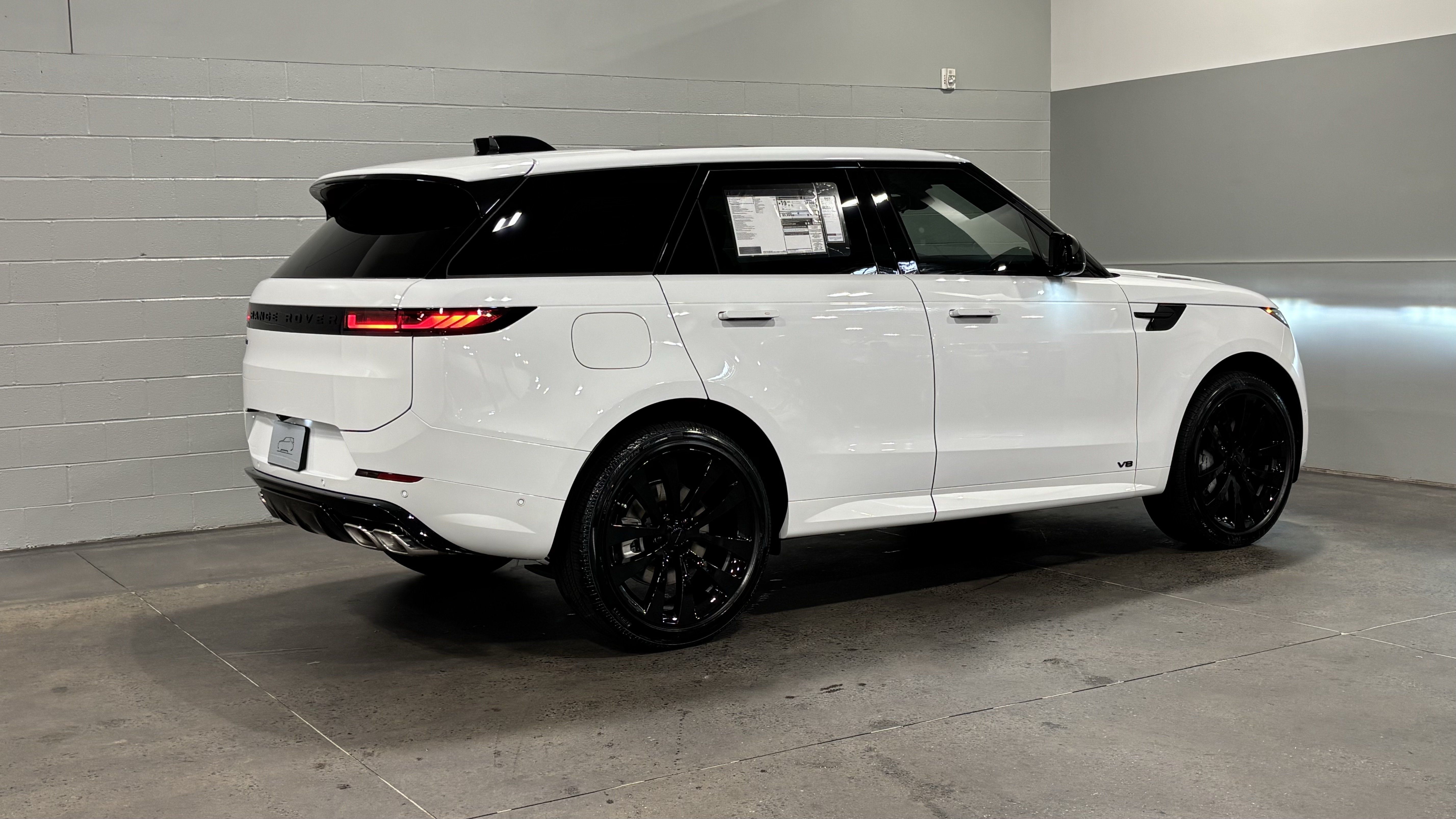 New 2026 Land Rover Range Rover Sport Dynamic SE AWD/4WD image 2