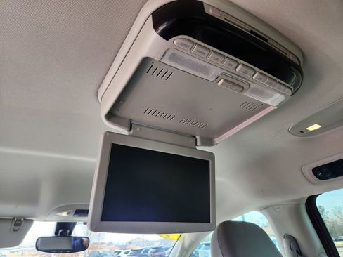 Used 2020 Chrysler Pacifica Touring w/ Cold Weather Group image 32