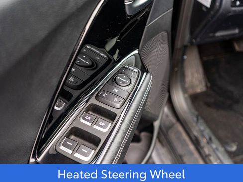 Used 2021 Kia Niro EX w/ Cold Weather Package image 16