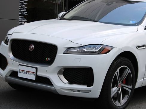 Used 2018 Jaguar F-PACE S AWD/4WD image 2