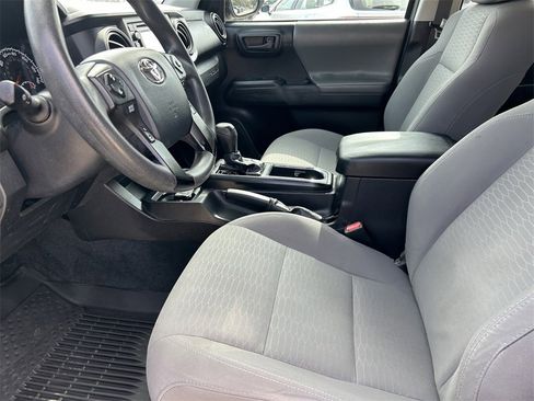 Used 2019 Toyota Tacoma SR w/ SR Convenience Package image 11