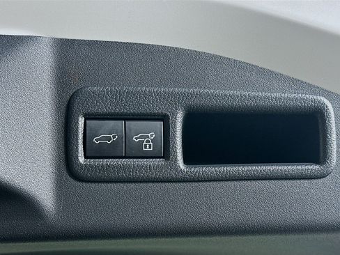 Used 2025 Toyota bZ4X FWD image 30