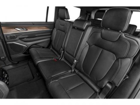 Used 2023 Jeep Grand Cherokee L Overland w/ Luxury Tech Group IV image 16