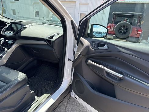 Used 2013 Ford Escape SEL FWD image 16