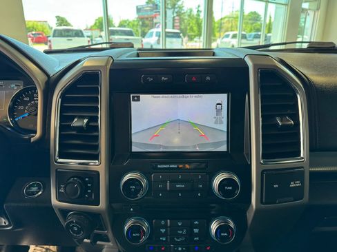 Used 2017 Ford F150 Lariat w/ Equipment Group 502A Luxury AWD/4WD image 17