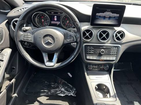 Used 2019 Mercedes-Benz GLA 250 4MATIC image 16