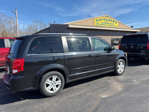 Used 2013 Dodge Grand Caravan Crew w/ Entertainment Group 1 FWD image 4