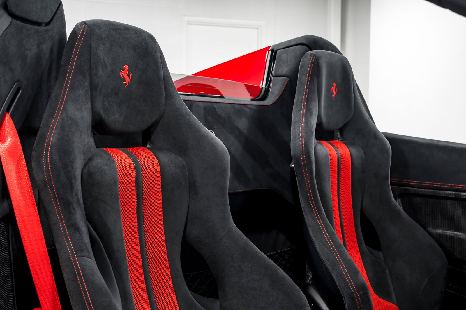 Used 2015 Ferrari 458 Speciale A RWD image 32