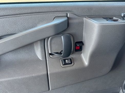 Used 2024 Chevrolet Express 2500 w/ Driver Convenience Package image 15