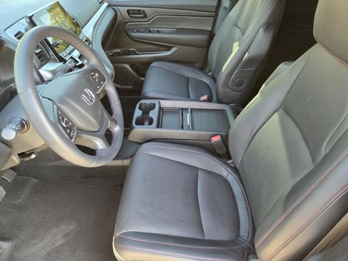 Used 2023 Honda Odyssey Sport image 9