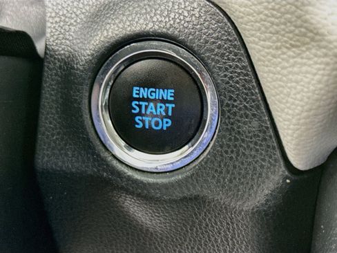 Used 2019 Toyota RAV4 XLE Premium FWD image 21