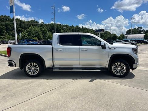 Used 2022 GMC Sierra 1500 Denali w/ Technology Package RWD image 9