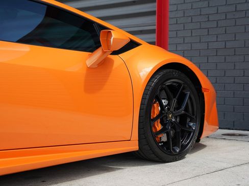 Used 2019 Lamborghini Huracan LP 580-2 image 7