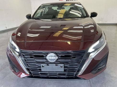 Used 2024 Nissan Altima 2.5 SV FWD image 8