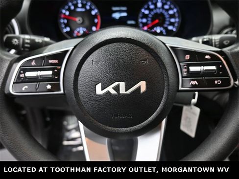 Used 2023 Kia Forte LXS w/ LXS Technology Package image 14