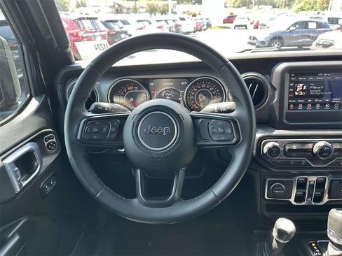 Used 2021 Jeep Wrangler Unlimited Sport image 11