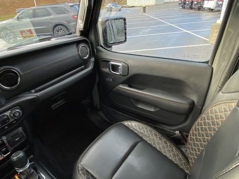 Used 2022 Jeep Gladiator Overland image 24