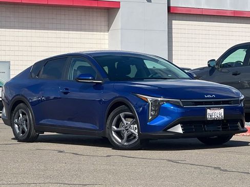 Used 2025 Kia K4 FWD image 2