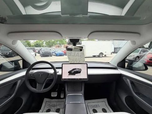 Used 2022 Tesla Model Y Performance AWD/4WD image 14
