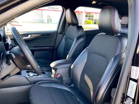 Used 2025 Ford Escape ST-Line AWD/4WD image 8