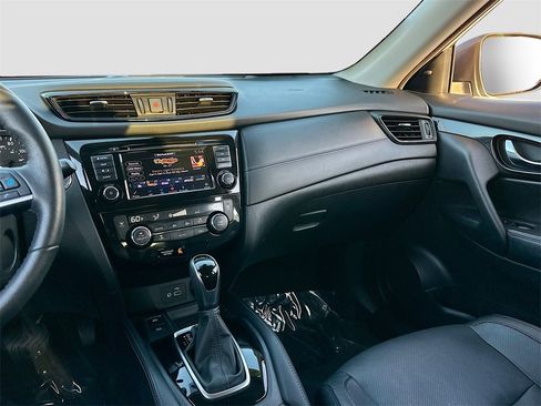 Used 2020 Nissan Rogue SL image 22