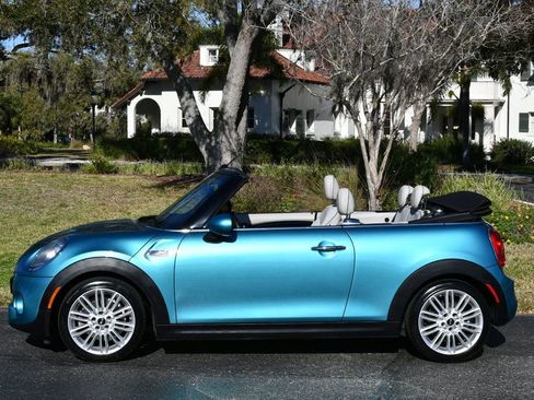 Used 2017 MINI Cooper S image 3
