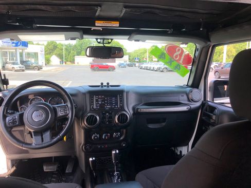 Used 2018 Jeep Wrangler Unlimited Sport S AWD/4WD image 23