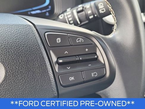 Used 2023 Hyundai Venue FWD image 31