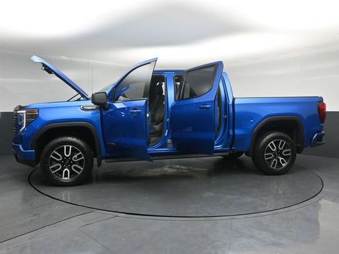 Used 2023 GMC Sierra 1500 AT4 w/ AT4 Premium Package AWD/4WD image 43