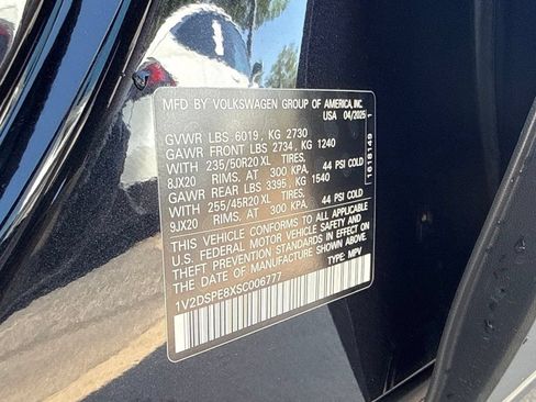 Certified 2025 Volkswagen ID.4 Pro AWD/4WD image 31