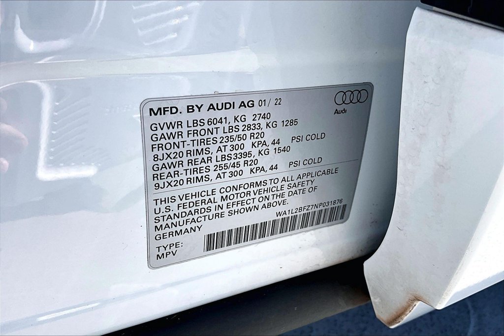 Used 2022 Audi Q4 e-tron Premium Plus AWD/4WD image 17