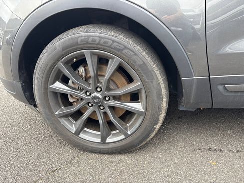 Used 2018 Ford Explorer XLT w/ Equipment Group 202A image 10