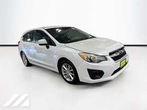 Used 2014 Subaru Impreza 2.0i Premium w/ All-Weather Package w/CVT AWD/4WD image 3