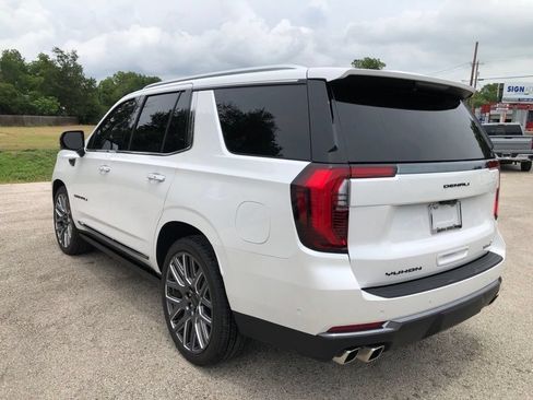 Used 2025 GMC Yukon Denali Ultimate AWD/4WD image 4