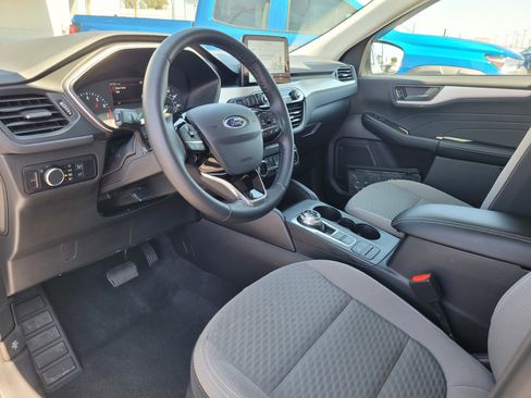Used 2022 Ford Escape SE w/ Convenience Package FWD image 9