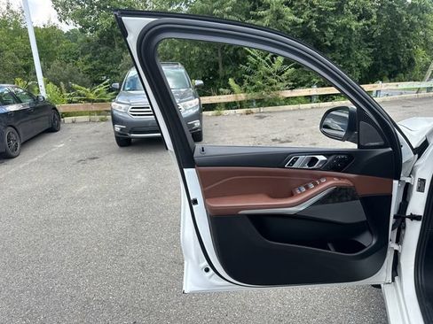 Used 2023 BMW X7 xDrive40i w/ Premium Package AWD/4WD image 26