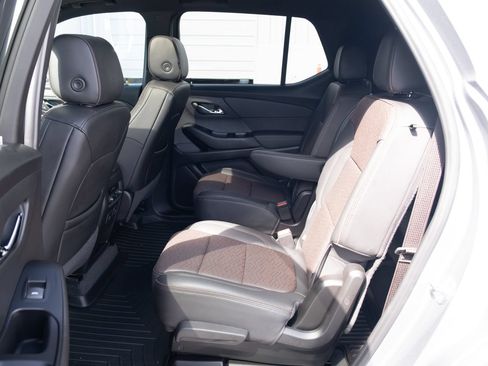 Used 2023 Chevrolet Traverse High Country AWD/4WD image 18