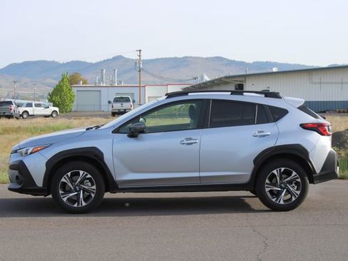 Used 2024 Subaru Crosstrek 2.0i Premium AWD/4WD image 2