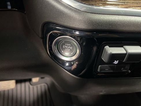 Used 2025 GMC Sierra 1500 SLE image 36