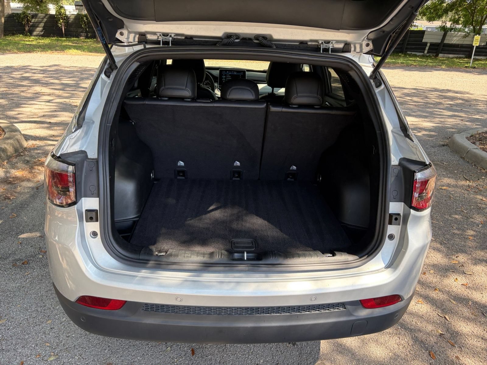 Used 2025 Jeep Compass Limited AWD/4WD image 30