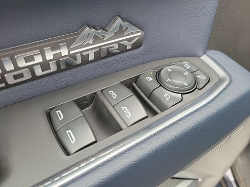 Used 2024 Chevrolet Silverado 1500 High Country w/ High Country Premium Package AWD/4WD image 18