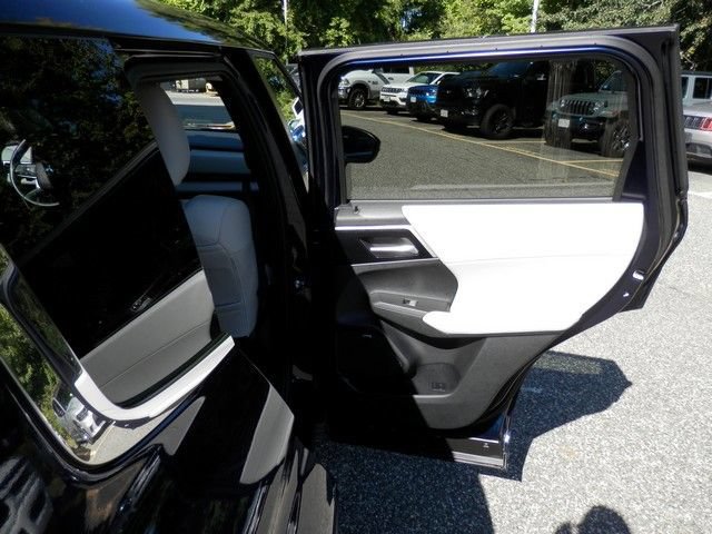 Used 2025 Mitsubishi Outlander SE AWD/4WD image 35