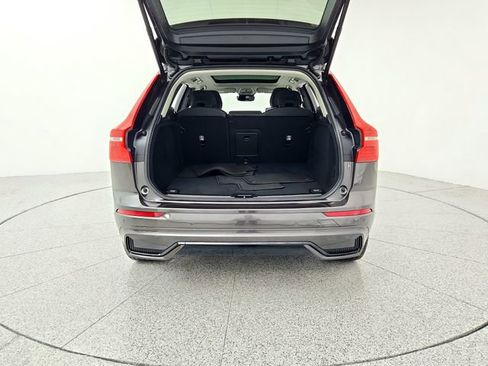 Certified 2025 Volvo XC60 B5 Plus image 19