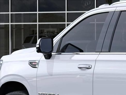 New 2026 GMC Yukon XL Denali w/ Denali Reserve Package AWD/4WD image 12