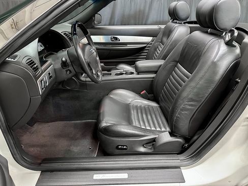 Used 2002 Ford Thunderbird Deluxe image 13