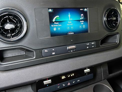 Used 2024 Mercedes-Benz Sprinter 2500 image 29