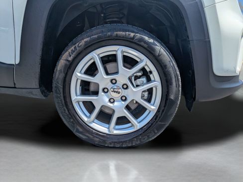 Used 2023 Jeep Renegade Latitude AWD/4WD image 11
