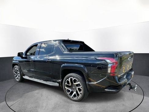 Used 2024 Chevrolet Silverado EV RST AWD/4WD image 5