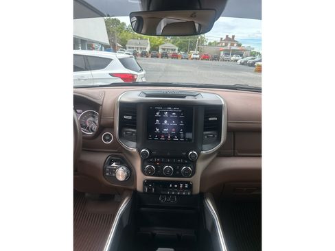 Used 2021 RAM 1500 Laramie AWD/4WD image 11